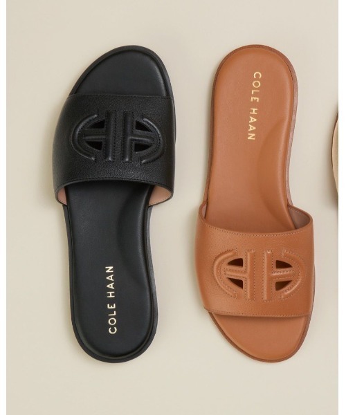 セール☆COLE HAAN フリン スロット スライド(ブラウン) COLE HAAN(コールハーン)の「フリン ロゴ スライド サンダル