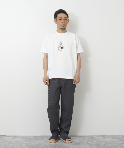 BARNS OUTFITTERS（バーンズアウトフィッターズ）の「【BARNS OUTFITTERS/バーンズアウトフィッターズ】別注プリントTシャツ Chillin（Tシャツ/カットソー・メンズ・ブラック/ホワイト/ベビーピンク/グレイッシュベージュ・M/L/S）」の7枚目の写真