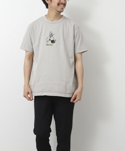 BARNS OUTFITTERS（バーンズアウトフィッターズ）の「【BARNS OUTFITTERS/バーンズアウトフィッターズ】別注プリントTシャツ Chillin（Tシャツ/カットソー・メンズ・ブラック/ホワイト/ベビーピンク/グレイッシュベージュ・M/L/S）」の20枚目の写真