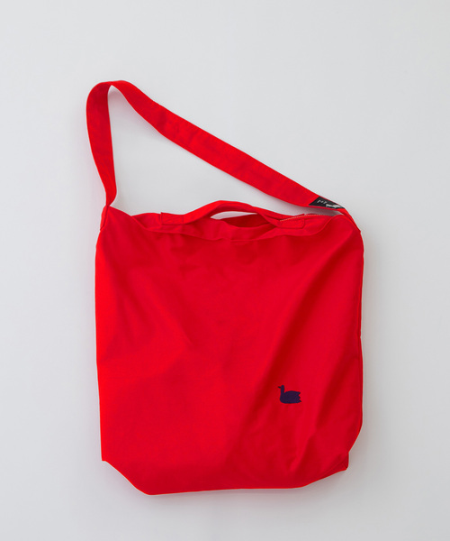 nop de nod（ノップドゥノッド）の「klud ツイルショルダートートL（ショルダーバッグ・レディース・ライトグレー/ネイビー/キナリ/オフホワイト/ブルー/レッド/ブラック/キャメル/ダークブルー・8/フリー）」の16枚目の写真