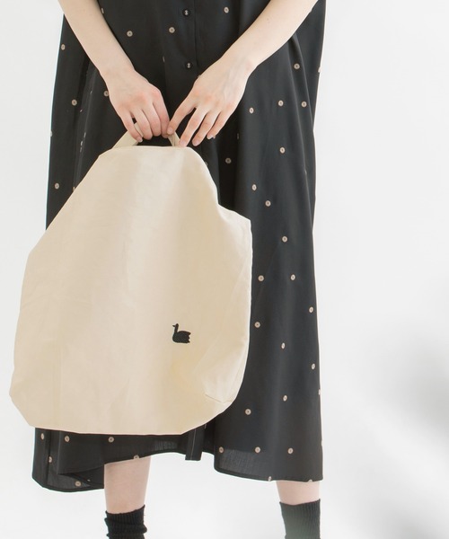 nop de nod（ノップドゥノッド）の「klud ツイルショルダートートL（ショルダーバッグ・レディース・ライトグレー/ネイビー/キナリ/オフホワイト/ブルー/レッド/ブラック/キャメル/ダークブルー・8/フリー）」の3枚目の写真