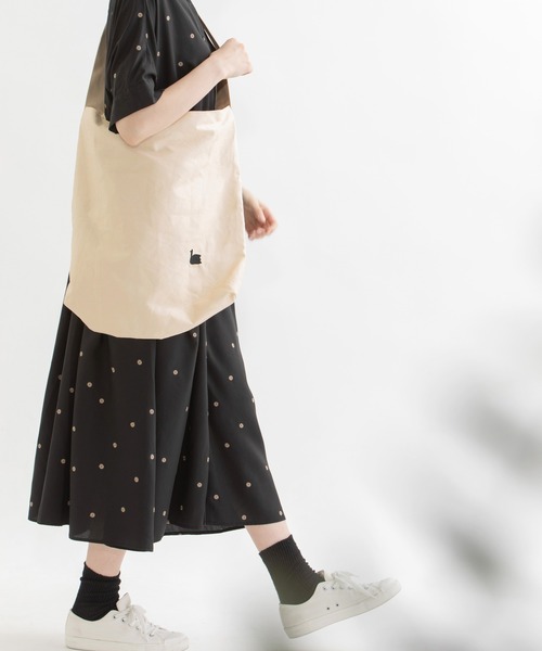 nop de nod（ノップドゥノッド）の「klud ツイルショルダートートL（ショルダーバッグ・レディース・ライトグレー/ネイビー/キナリ/オフホワイト/ブルー/レッド/ブラック/キャメル/ダークブルー・8/フリー）」の10枚目の写真