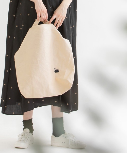 nop de nod（ノップドゥノッド）の「klud ツイルショルダートートL（ショルダーバッグ・レディース・ライトグレー/ネイビー/キナリ/オフホワイト/ブルー/レッド/ブラック/キャメル/ダークブルー・8/フリー）」の12枚目の写真