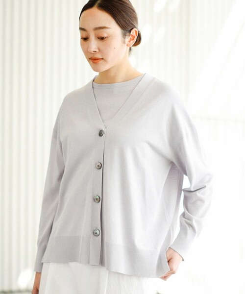 UNTITLED（アンタイトル）の「◆◆【さらっと羽織れる／ゆったり】Vネック ワイドシルエットカーディガン（カーディガン/ボレロ・レディース・ピンク系/ホワイト系3/ブラック/サンドベージュ/グレー系/ライトブルー/ダークブラウン・48/44/02/04/00）」の3枚目の写真