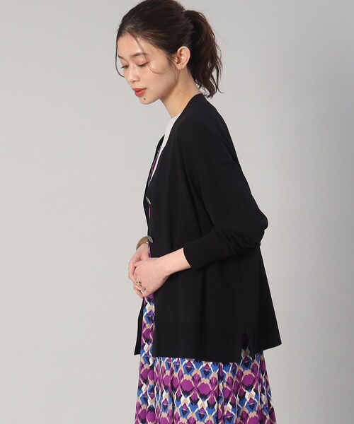 UNTITLED（アンタイトル）の「◆◆【さらっと羽織れる／ゆったり】Vネック ワイドシルエットカーディガン（カーディガン/ボレロ・レディース・ピンク系/ホワイト系3/ブラック/サンドベージュ/グレー系/ライトブルー/ダークブラウン・48/44/02/04/00）」の16枚目の写真