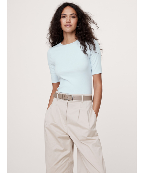 Banana Republic(バナナリパブリック)の「リブ エルボースリーブ Tシャツ(Tシャツ/カットソー・レディース・ホワイト/ブラック/ブルー/ネイビー/グリーン/ライトブルー/ホワイト×ブルー・S/M/L/XS)」の7枚目の写真
