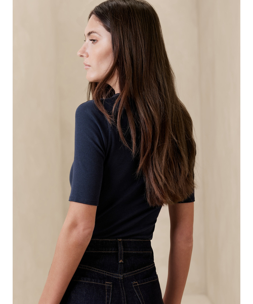 Banana Republic(バナナリパブリック)の「リブ エルボースリーブ Tシャツ(Tシャツ/カットソー・レディース・ホワイト/ブラック/ブルー/ネイビー/グリーン/ライトブルー/ホワイト×ブルー・S/M/L/XS)」の9枚目の写真