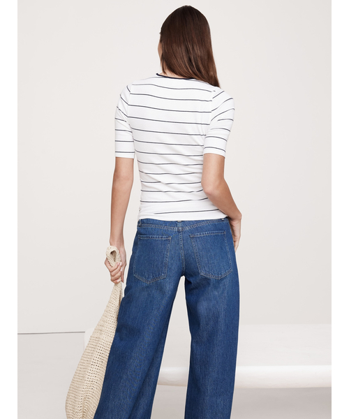 Banana Republic(バナナリパブリック)の「リブ エルボースリーブ Tシャツ(Tシャツ/カットソー・レディース・ホワイト/ブラック/ブルー/ネイビー/グリーン/ライトブルー/ホワイト×ブルー・S/M/L/XS)」の10枚目の写真