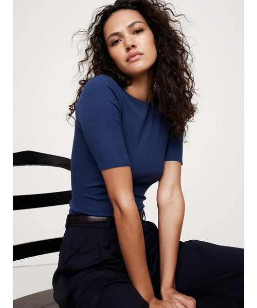 Banana Republic(バナナリパブリック)の「リブ エルボースリーブ Tシャツ(Tシャツ/カットソー・レディース・ホワイト/ブラック/ブルー/ネイビー/グリーン/ライトブルー/ホワイト×ブルー・S/M/L/XS)」の6枚目の写真