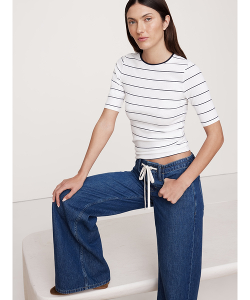 Banana Republic(バナナリパブリック)の「リブ エルボースリーブ Tシャツ(Tシャツ/カットソー・レディース・ホワイト/ブラック/ブルー/ネイビー/グリーン/ライトブルー/ホワイト×ブルー・S/M/L/XS)」の22枚目の写真