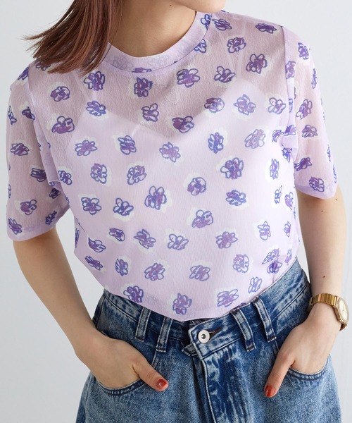 w closet(ダブルクローゼット)の「フラワー柄メッシュトップス(Tシャツ/カットソー・レディース・イエロー/ラベンダー/グレー・FREE)」の1枚目の写真
