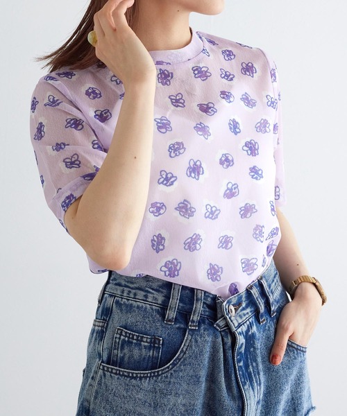 w closet(ダブルクローゼット)の「フラワー柄メッシュトップス(Tシャツ/カットソー・レディース・イエロー/ラベンダー/グレー・FREE)」の6枚目の写真