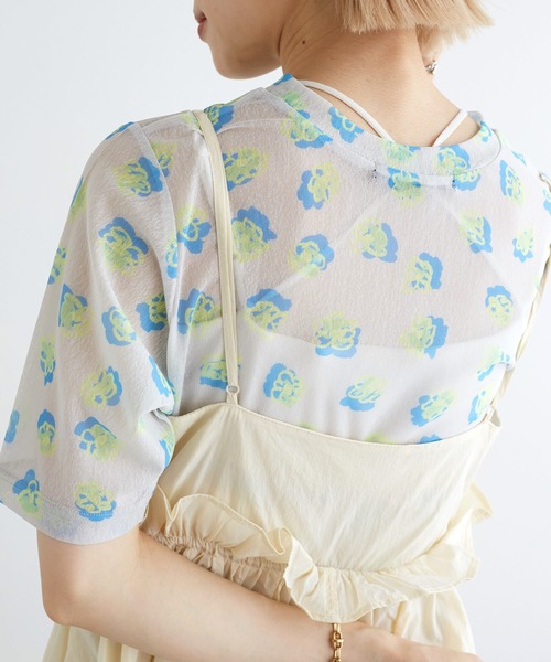 w closet(ダブルクローゼット)の「フラワー柄メッシュトップス(Tシャツ/カットソー・レディース・イエロー/ラベンダー/グレー・FREE)」の7枚目の写真