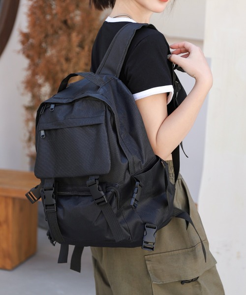 wears(ウェアーズ)の「【A4収納可】ユニセックス多収納バッグパック/リュック(バックパック/リュック・レディース・アイボリー/ブラック・FREE)」の3枚目の写真
