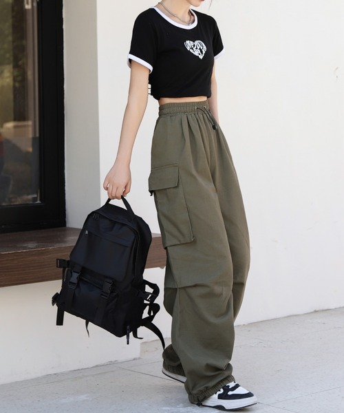 wears(ウェアーズ)の「【A4収納可】ユニセックス多収納バッグパック/リュック(バックパック/リュック・レディース・アイボリー/ブラック・FREE)」の11枚目の写真