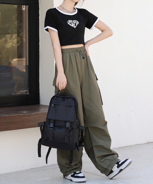 wears(ウェアーズ)の「【A4収納可】ユニセックス多収納バッグパック/リュック(バックパック/リュック・レディース・アイボリー/ブラック・FREE)」の12枚目の写真