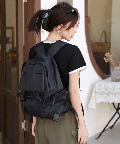 wears(ウェアーズ)の「【A4収納可】ユニセックス多収納バッグパック/リュック(バックパック/リュック・レディース・アイボリー/ブラック・FREE)」の6枚目の写真