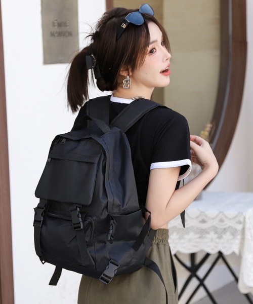 wears(ウェアーズ)の「【A4収納可】ユニセックス多収納バッグパック/リュック(バックパック/リュック・レディース・アイボリー/ブラック・FREE)」の7枚目の写真