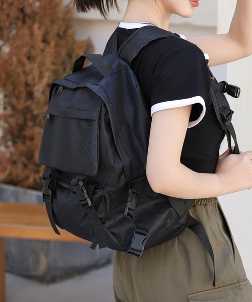 wears(ウェアーズ)の「【A4収納可】ユニセックス多収納バッグパック/リュック(バックパック/リュック・レディース・アイボリー/ブラック・FREE)」の4枚目の写真