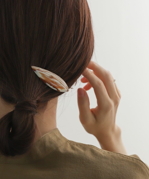 URBAN RESEARCH DOORS(アーバンリサーチドアーズ)の「ラクトバレッタ(その他ヘアアクセサリー・レディース・ベージュ/グレー・-)」の3枚目の写真