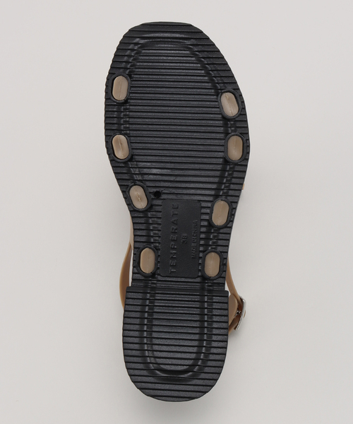 TEMPERATE（テンパレイト）の「【TEMPERATE/テンパレイト】 PVCタッセルツキサンダル（サンダル・レディース・ブラウン・40/36/38）」の2枚目の写真