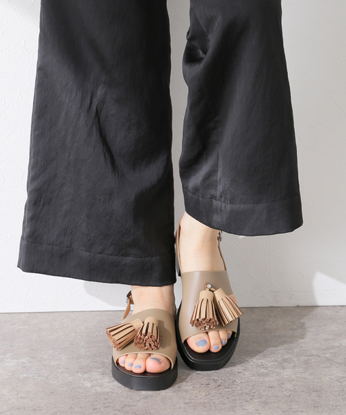 TEMPERATE（テンパレイト）の「【TEMPERATE/テンパレイト】 PVCタッセルツキサンダル（サンダル・レディース・ブラウン・40/36/38）」の10枚目の写真