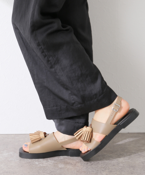 TEMPERATE（テンパレイト）の「【TEMPERATE/テンパレイト】 PVCタッセルツキサンダル（サンダル・レディース・ブラウン・40/36/38）」の6枚目の写真