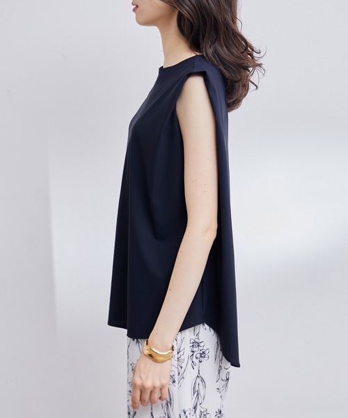 ROPE'（ロペ）の「【洗える】ストレッチノースリーブ Tブラウス/セットアップ対応（シャツ/ブラウス・レディース・ネイビー/ベージュ系その他2・38/36/34）」の6枚目の写真