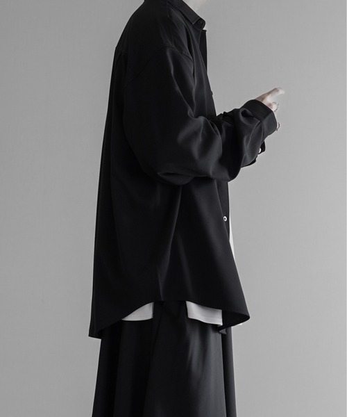 KUUUPY（クーピー）の「Amunzen Basic Regular Collar Shirts / 梨地ベーシックレギュラーカラーシャツ（シャツ/ブラウス・メンズ・グレー/ブラック/バーガンディー/マスタード・MEDIUM/LARGE/SMALL）」の13枚目の写真