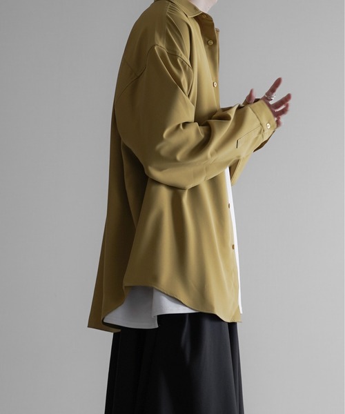 KUUUPY（クーピー）の「Amunzen Basic Regular Collar Shirts / 梨地ベーシックレギュラーカラーシャツ（シャツ/ブラウス・メンズ・グレー/ブラック/バーガンディー/マスタード・MEDIUM/LARGE/SMALL）」の17枚目の写真