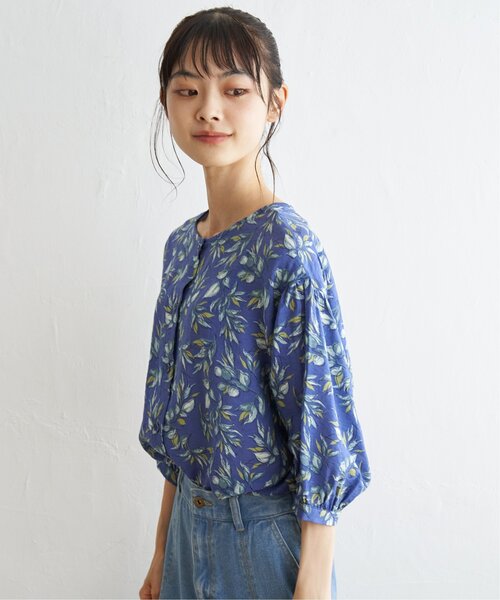 LBC(エルビーシー)の「RN2WAYプリントブラウス(シャツ/ブラウス・レディース・ベージュ/ブルー/ブラック・M/L)」の21枚目の写真