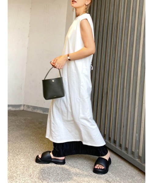 HEILIS（ヘイリス）の「《hideka select》バックオープン