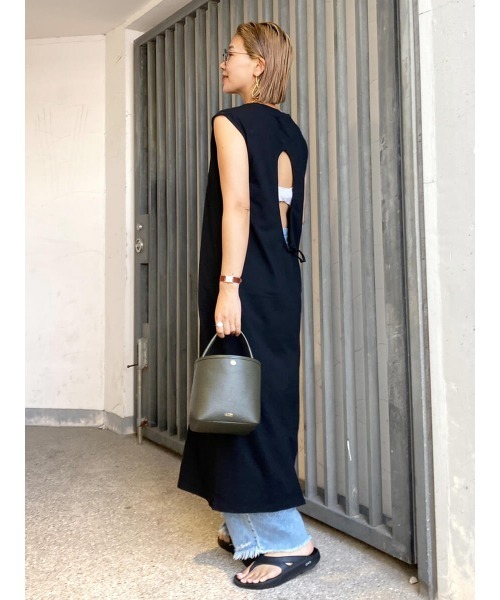 HEILIS（ヘイリス）の「《hideka select》バックオープン