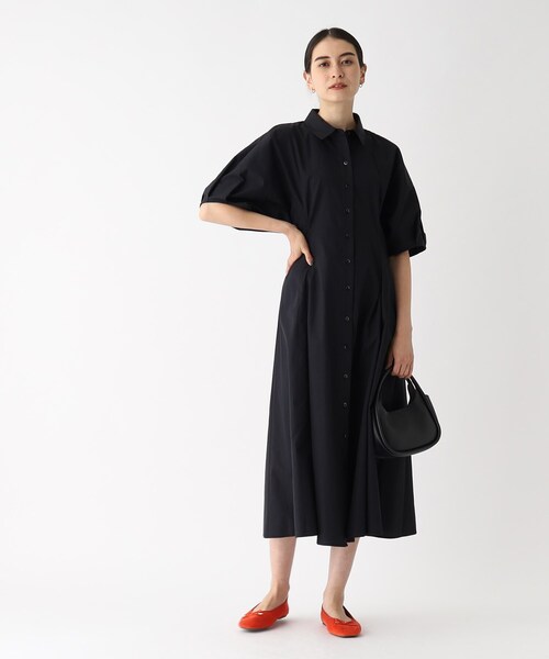 OPAQUE.CLIP(オペークドットクリップ)の「◆ドルマンスリーブシャツワンピース【洗濯機洗い可/イージーケア】(ワンピース・レディース・ダークブラウン/ライトブルー/ブラック・38/40)」の4枚目の写真