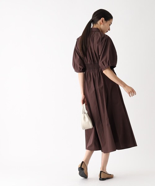 OPAQUE.CLIP(オペークドットクリップ)の「◆ドルマンスリーブシャツワンピース【洗濯機洗い可/イージーケア】(ワンピース・レディース・ダークブラウン/ライトブルー/ブラック・38/40)」の13枚目の写真