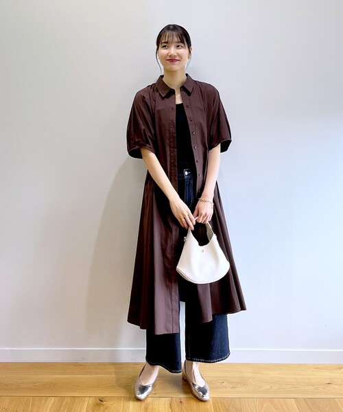 OPAQUE.CLIP(オペークドットクリップ)の「◆ドルマンスリーブシャツワンピース【洗濯機洗い可/イージーケア】(ワンピース・レディース・ダークブラウン/ライトブルー/ブラック・38/40)」の14枚目の写真