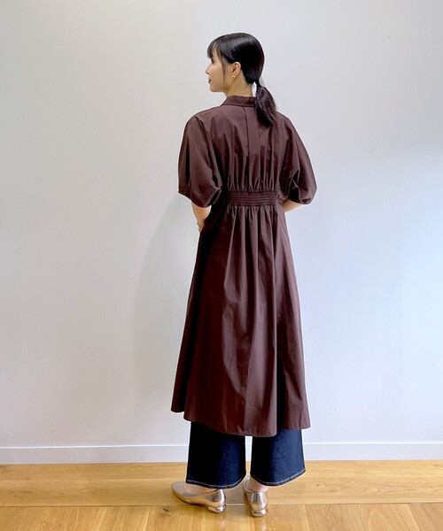 OPAQUE.CLIP(オペークドットクリップ)の「◆ドルマンスリーブシャツワンピース【洗濯機洗い可/イージーケア】(ワンピース・レディース・ダークブラウン/ライトブルー/ブラック・38/40)」の16枚目の写真