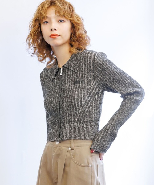 PAGEBOY（ページボーイ）の「PBLIM/ジップタイトニット（ニット/セーター・レディース・カーキ/ブラック・FREE）」の6枚目の写真