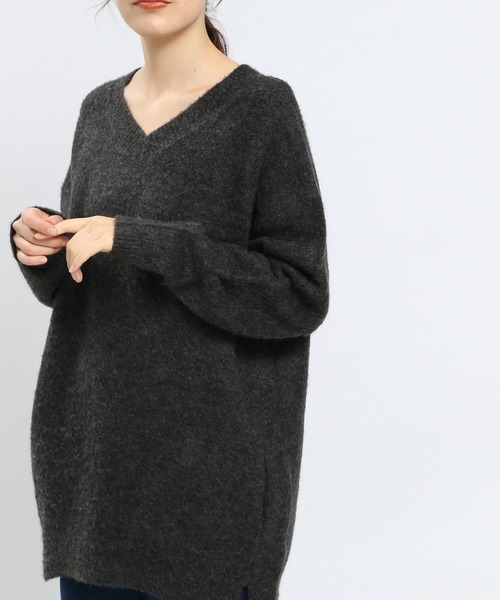 GLOBAL WORK Smile Seed Store（グローバルワーク スマイルシードストア）の「ストレッチブークレＶネックチュニック/908068（ニット/セーター・レディース・ライトグレー/モカ/チャコール/アイボリー・SMALL/LARGE/X-LARGE/MEDIUM）」の3枚目の写真