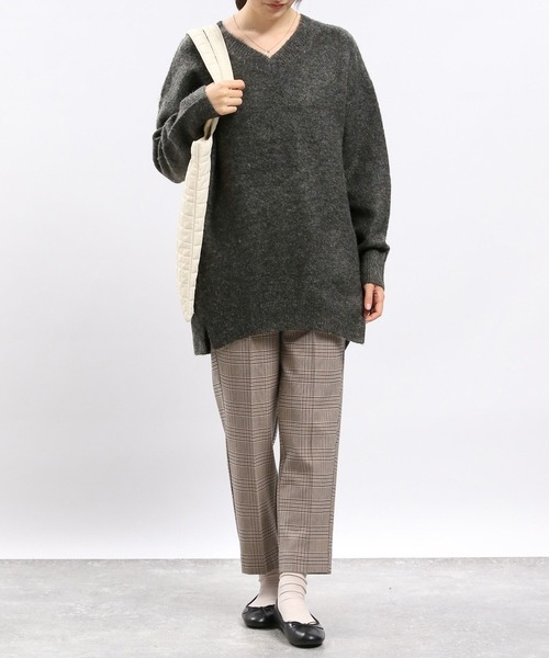 GLOBAL WORK Smile Seed Store（グローバルワーク スマイルシードストア）の「ストレッチブークレＶネックチュニック/908068（ニット/セーター・レディース・ライトグレー/モカ/チャコール/アイボリー・SMALL/LARGE/X-LARGE/MEDIUM）」の7枚目の写真