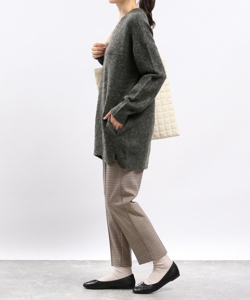 GLOBAL WORK Smile Seed Store（グローバルワーク スマイルシードストア）の「ストレッチブークレＶネックチュニック/908068（ニット/セーター・レディース・ライトグレー/モカ/チャコール/アイボリー・SMALL/LARGE/X-LARGE/MEDIUM）」の8枚目の写真