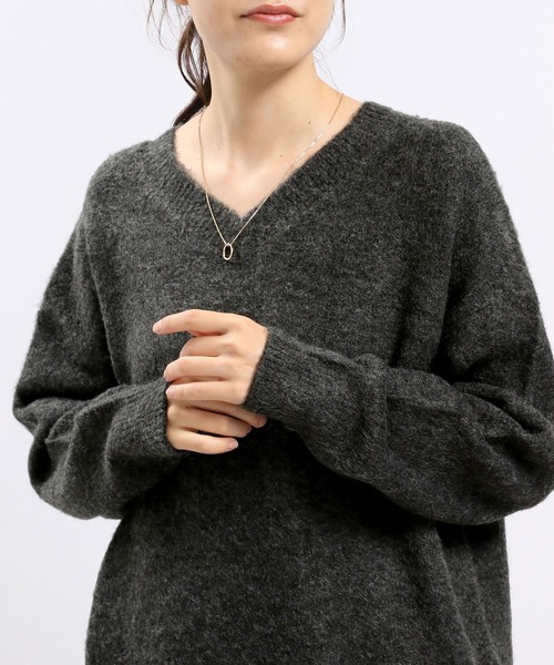 GLOBAL WORK Smile Seed Store（グローバルワーク スマイルシードストア）の「ストレッチブークレＶネックチュニック/908068（ニット/セーター・レディース・ライトグレー/モカ/チャコール/アイボリー・SMALL/LARGE/X-LARGE/MEDIUM）」の15枚目の写真