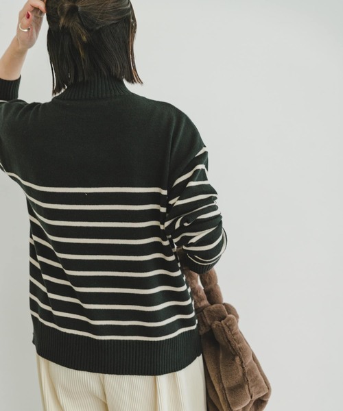 ITEMS URBANRESEARCH（アイテムズ アーバンリサーチ）の「『洗濯可』ハイネックボーダーニットプルオーバー（ニット/セーター・レディース・ホワイト系その他/ブラック系その他/ブラウン系その他・FREE）」の8枚目の写真