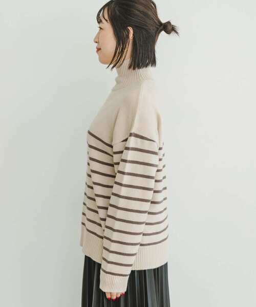 ITEMS URBANRESEARCH（アイテムズ アーバンリサーチ）の「『洗濯可』ハイネックボーダーニットプルオーバー（ニット/セーター・レディース・ホワイト系その他/ブラック系その他/ブラウン系その他・FREE）」の15枚目の写真
