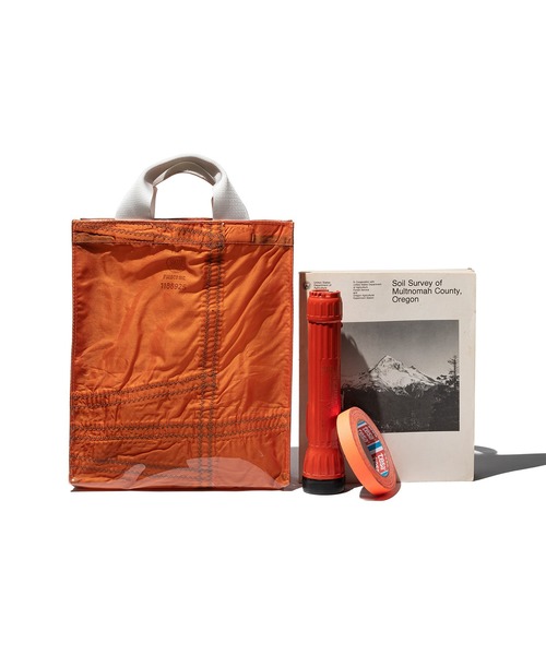 PUEBCO（プエブコ）の「COVERED PARACHUTE DOCUMENT BAG（トートバッグ・メンズ・オレンジ/オリーブ/ホワイト・ONE SIZE）」の3枚目の写真