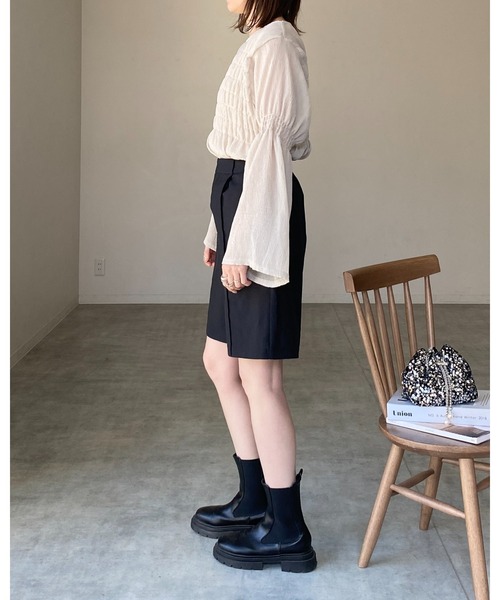 She's Closet(シーズクローゼット)の「長袖フレアスリーブシャーリングギャザーシアーペプラムブラウス(シャツ/ブラウス・レディース・ブラック/アイボリー・FREE)」の16枚目の写真