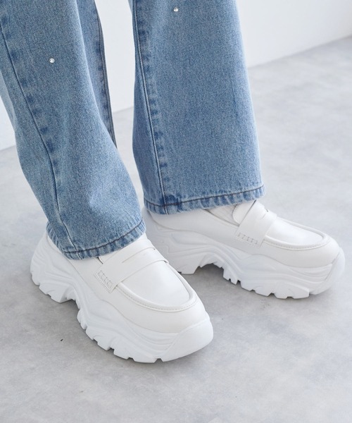 w closet（ダブルクローゼット）の「スニーカーローファー（ローファー・レディース・オフホワイト/ブラック・M/L）」の2枚目の写真