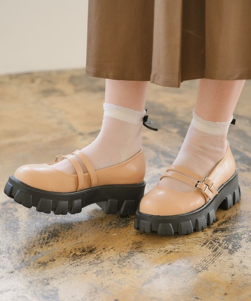 Newlyme（ニューリーミー）の「トラックソールメリージェーンパンプス（パンプス・レディース・ベージュ/グレー/オフホワイト・25cm/24.5cm/24cm/23.5cm/23cm/22.5cm）」の14枚目の写真