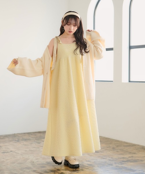 Newlyme（ニューリーミー）の「トラックソールメリージェーンパンプス（パンプス・レディース・ベージュ/グレー/オフホワイト・25cm/24.5cm/24cm/23.5cm/23cm/22.5cm）」の17枚目の写真