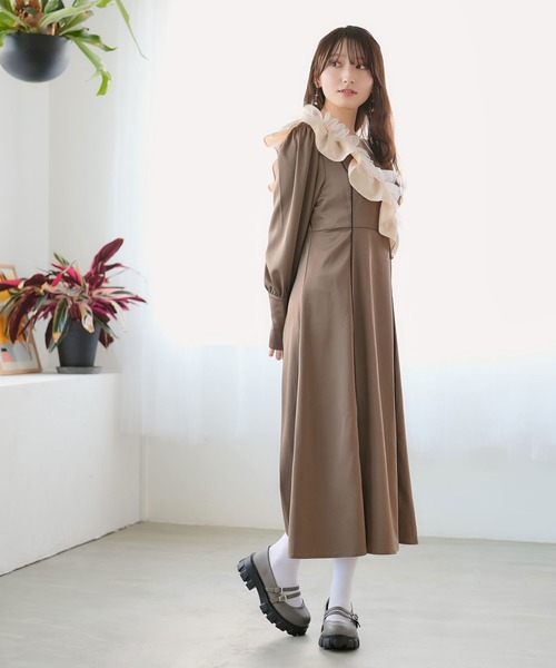 Newlyme（ニューリーミー）の「トラックソールメリージェーンパンプス（パンプス・レディース・ベージュ/グレー/オフホワイト・25cm/24.5cm/24cm/23.5cm/23cm/22.5cm）」の11枚目の写真